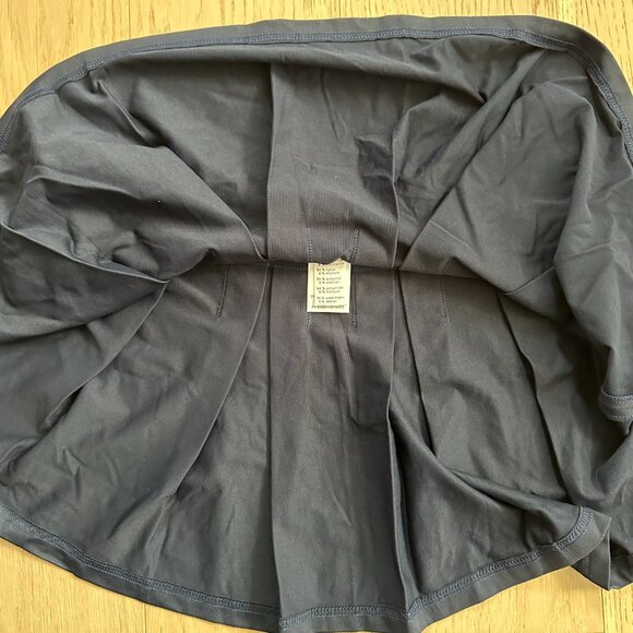 NWOT Lacoste Sport Pleated Tennis Skirt, Size 40, Navy, Lots of Stretch - Picture 5 of 7